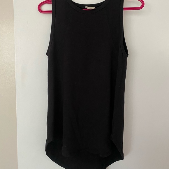 Black flowy tank - Picture 1 of 2